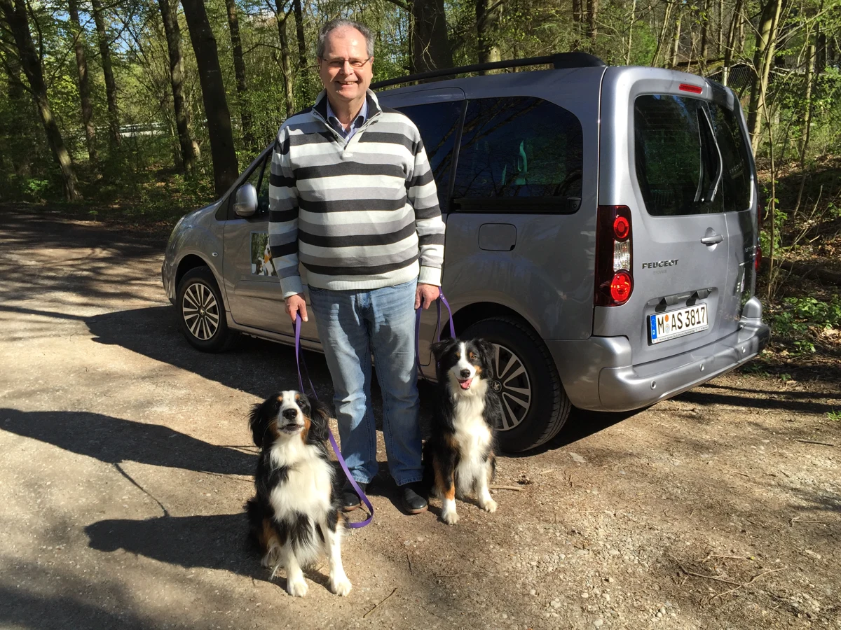 Willi Steincke mit Emil und Nanuk